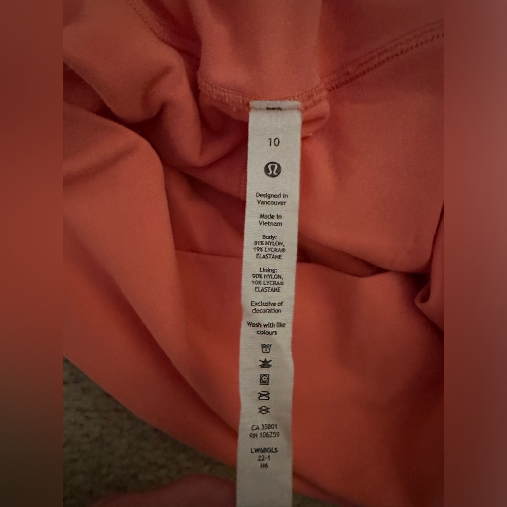 Lululemon Align crop!
